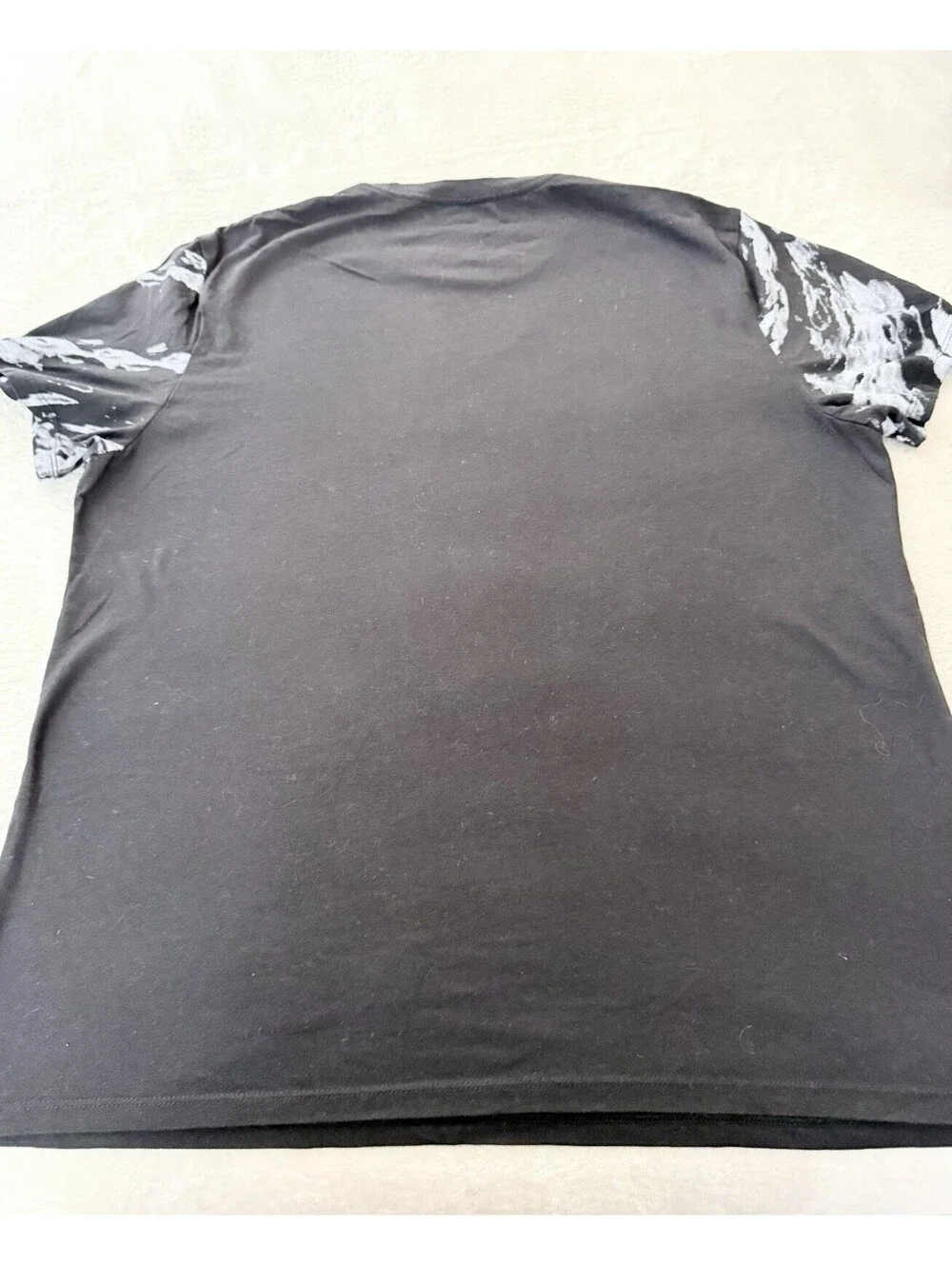 GUESS Men’s Tiger Graphic Tee XL Black Cotton Crew Neck Short Sleeve Shirt - Picture 3 of 8